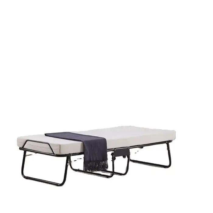 Lit pliant d'hôtel en métal avec roulettes et matelas