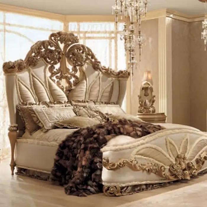 Lit King sculpté classique de luxe, tête de lit rembourrée en velours, garniture en feuille d'or pou
