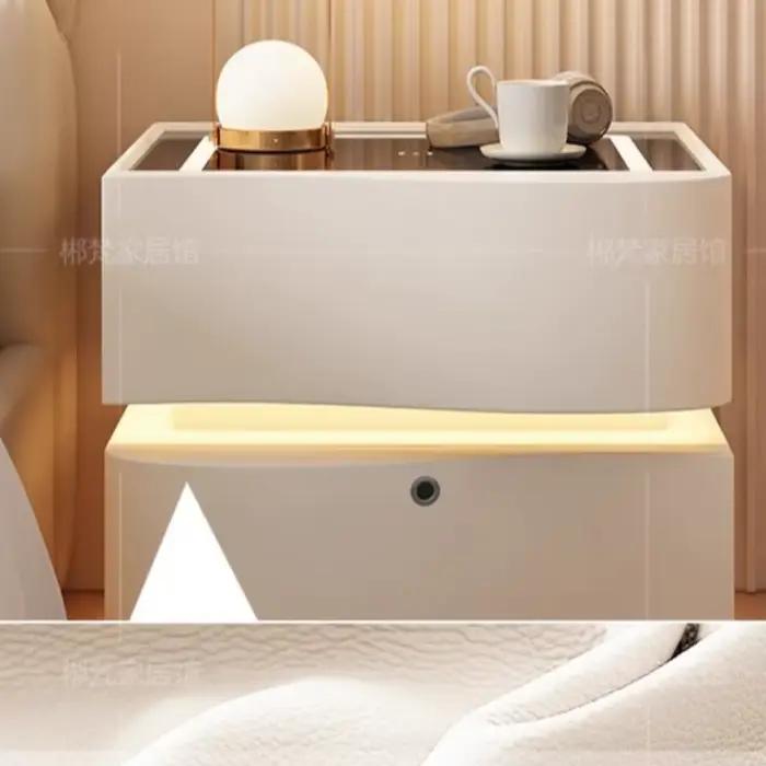 Table de chevet beige crème