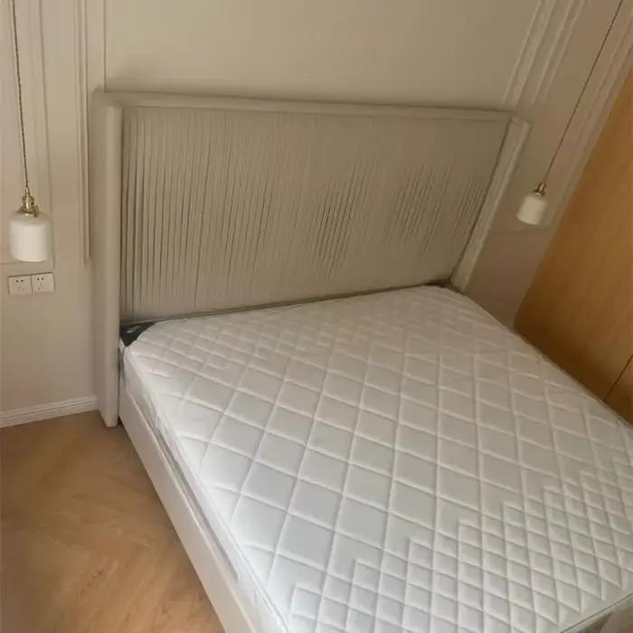 Cadre de lit confortable et élégant de 1