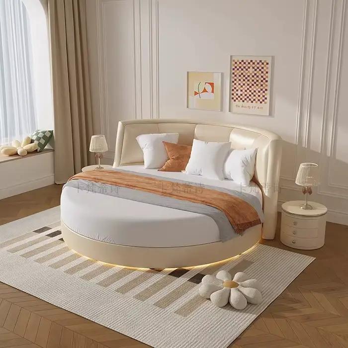 Lit double rembourré, tables de chevet japonais uniques