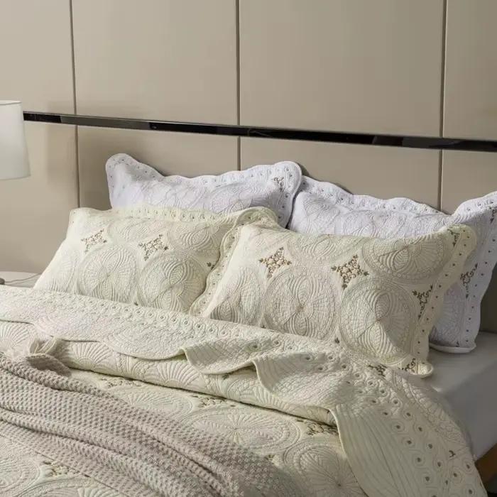 Ensemble de couette en coton brodé pour lit
