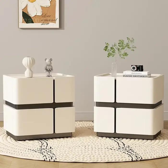 2 ensembles de tables de chevet de style italien