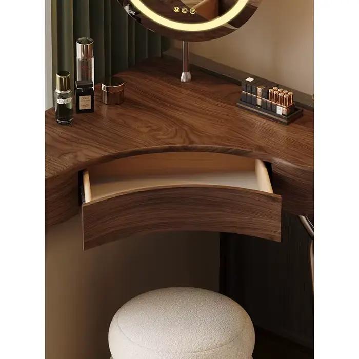 Commode en bois massif