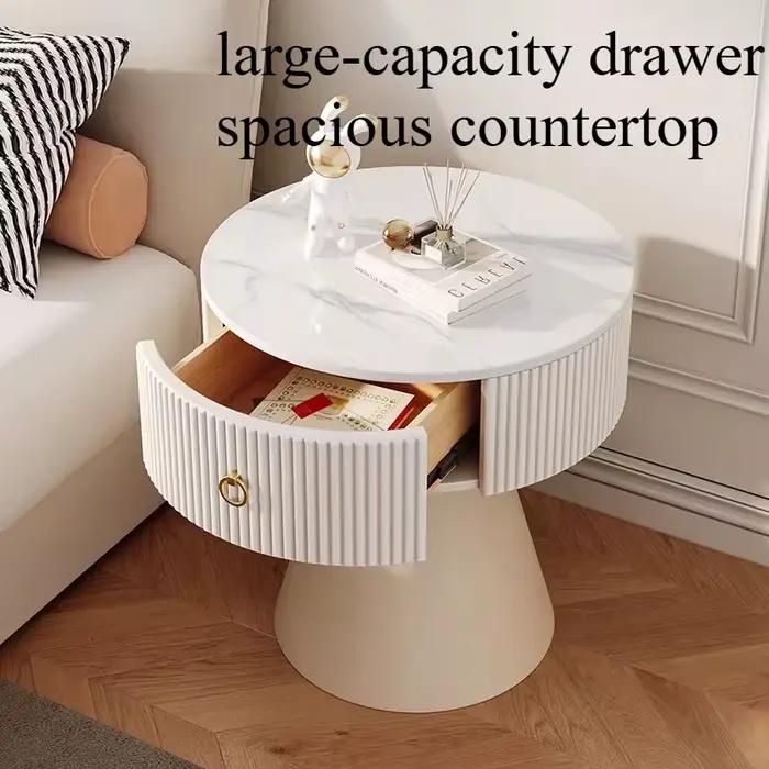 Table de chevet moderne blanche minimaliste avec lampe horloge et pieds ronds