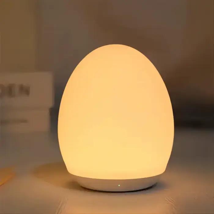 Lampe de chevet LED à intensité variable