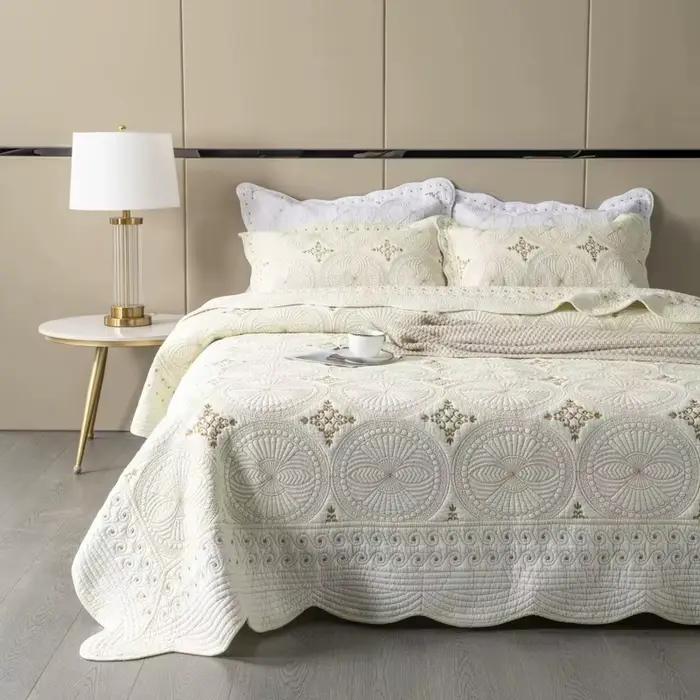 Ensemble de couette en coton brodé pour lit