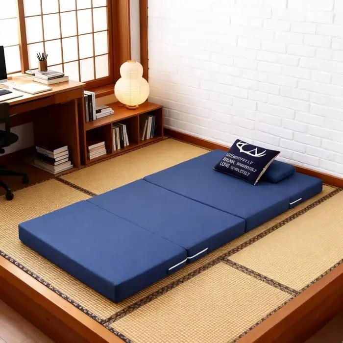 Matelas pliant en mousse pour la maison