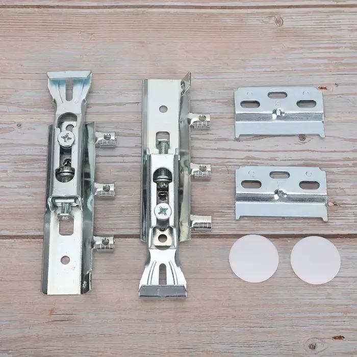Rail de suspension réglable pour armoire