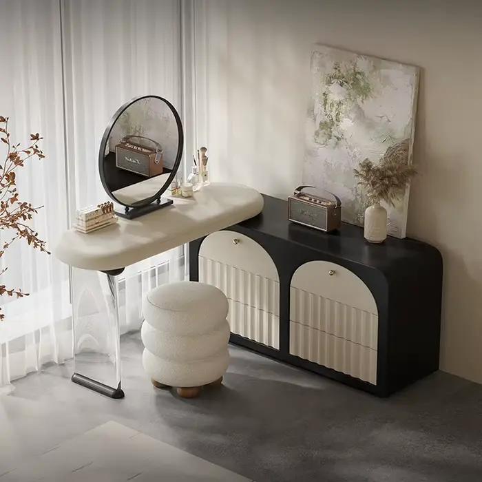 Commode française, coffre de chambre à coucher
