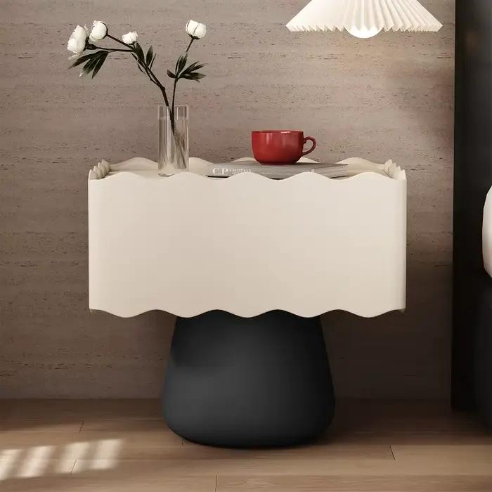 Table De chevet étroite et Simple