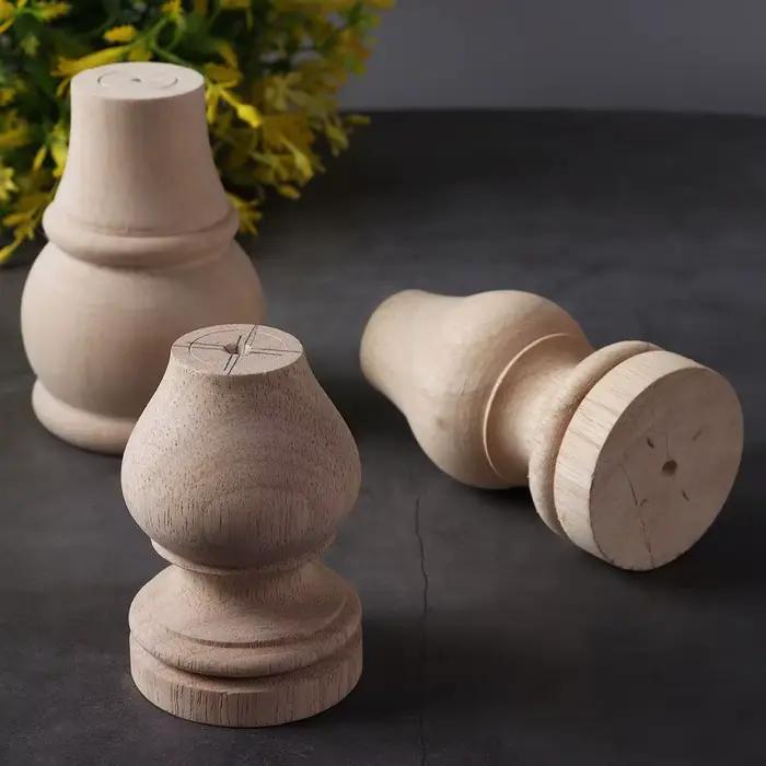 Pieds de meuble en bois naturel