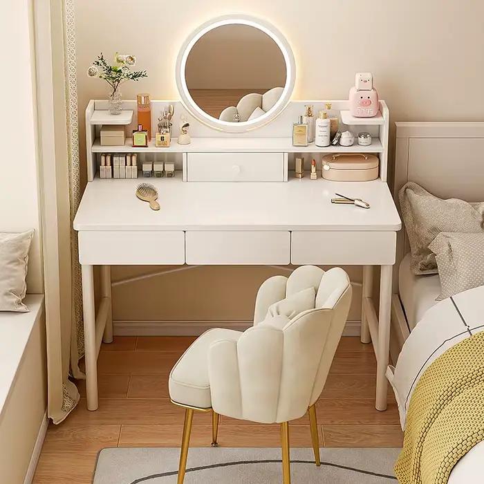 Table de maquillage pour petit appartement
