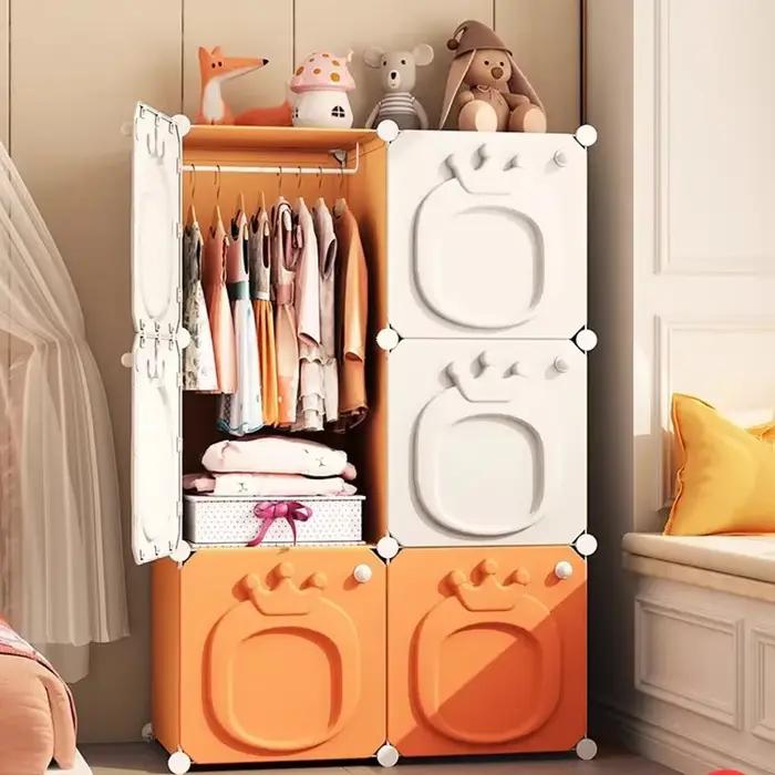 Armoire simple à étagères