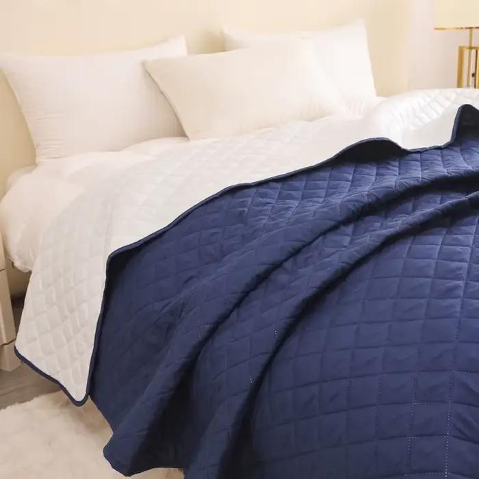 Protège-lit matelassé imperméable anti-salissures pour animaux de compagnie