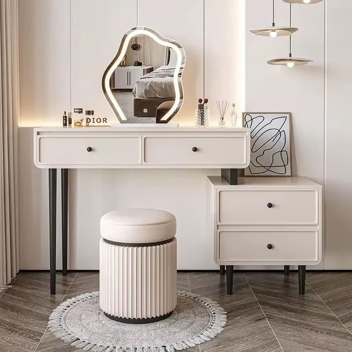 Coiffeuse d'appartement moderne pour femme
