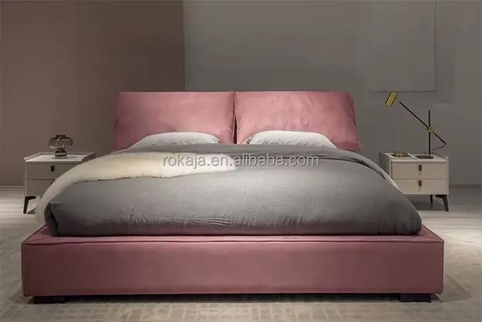 Lit de luxe en tissu mat avec dossier rembourré en éponge mobile