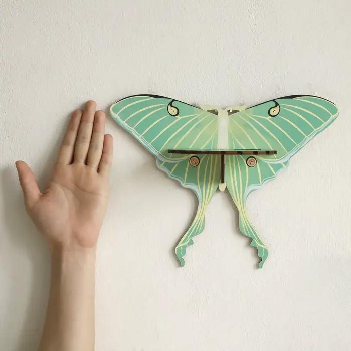 Étagère murale flottante en bois papillon