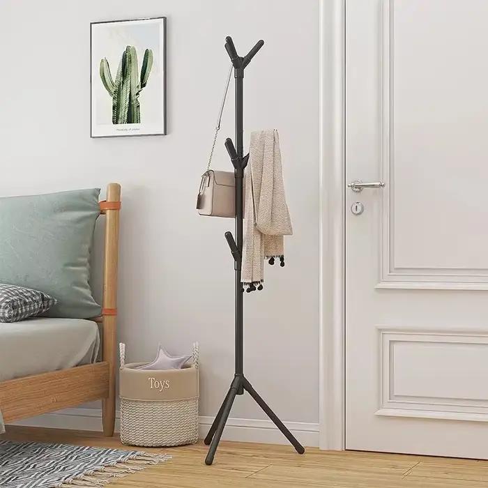 Porte-vêtements sur pied en forme de branche d'arbre