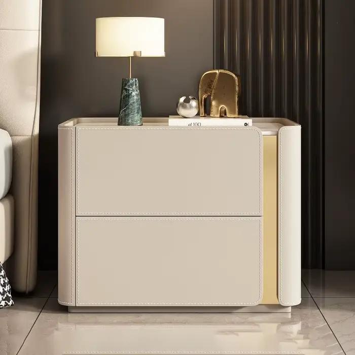 Table de chevet compacte avec tiroirs