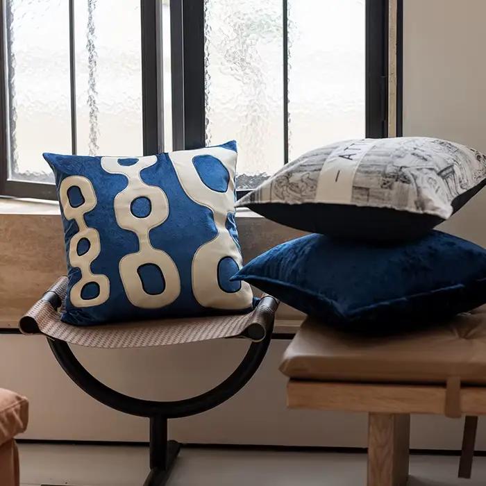 Housse de coussin bleue de qualité supérieure