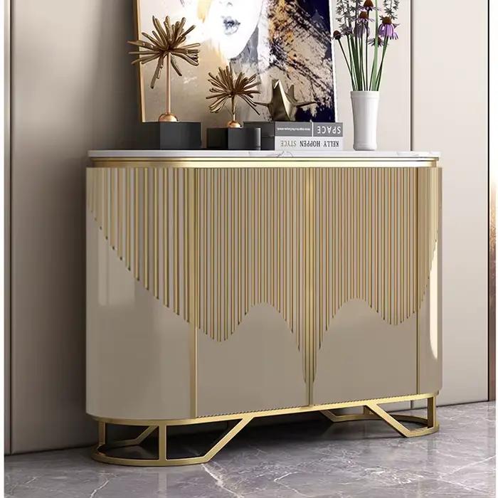 Armoires de salon de luxe étroites or classique français