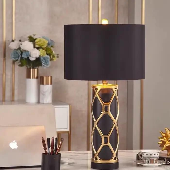 Lampe de bureau en céramique postmoderne nordique de luxe