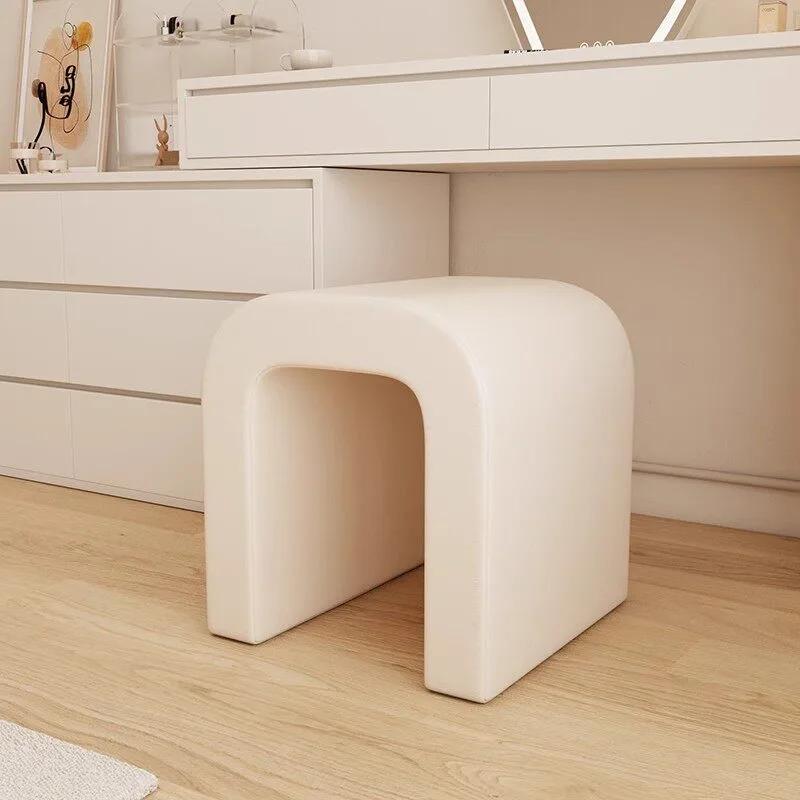 Petit tabouret de salle de bain, tabouret d'entrée nordique pour adultes, tabouret minimaliste, tabouret de sol français pour jeux vidéo, repose-pieds de salon, accessoires de mobilier