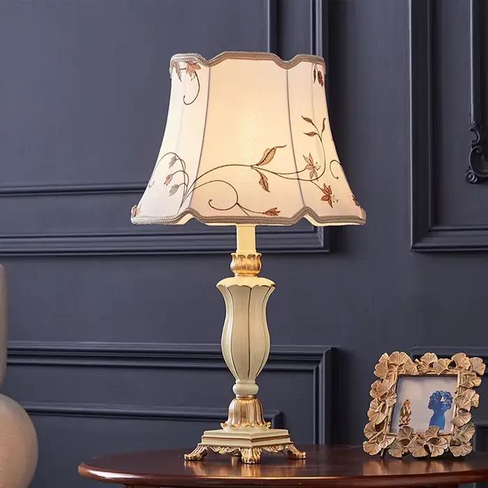 Lampe de table de chevet d'hôtel moderne, tissu nordique Ins, lampe de bureau classique, haut de gam