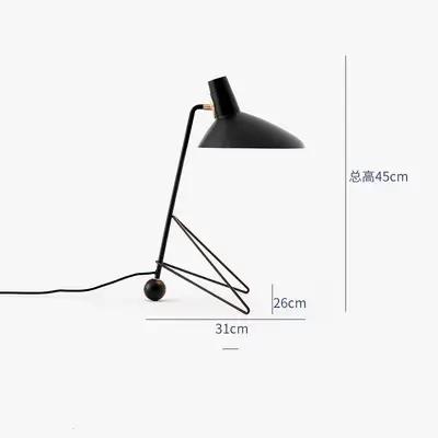 Lampadaire LED vintage noir sur pied avec trépied, décor d'angle nordique pour salon, chevet et cham