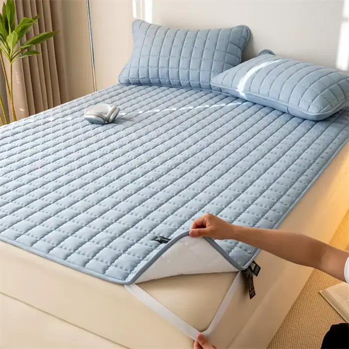Quilted Waterproof Mattress Protector Breathable Noiseless Tatami Style Anti-Slip Mattress Topper So