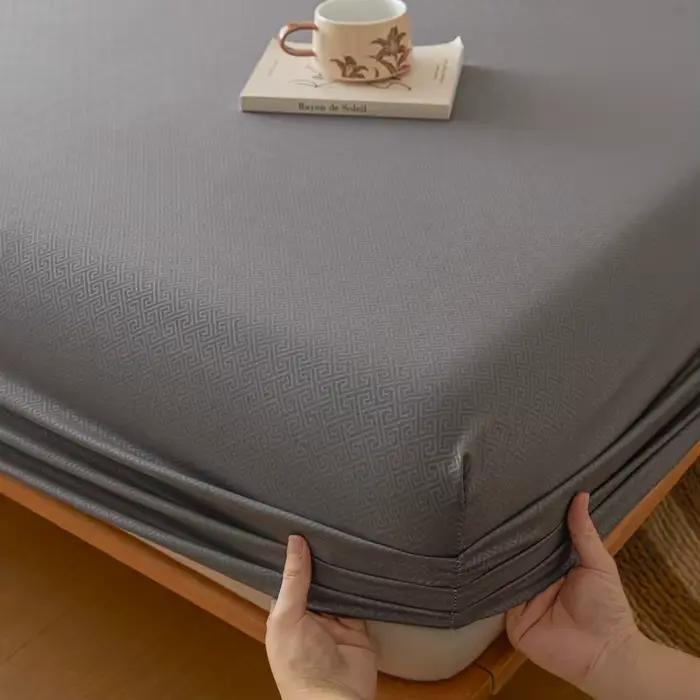 Protège-matelas antibactérien doux et hypoallergénique pour lit Queen/King, en tissu brossé, avec po