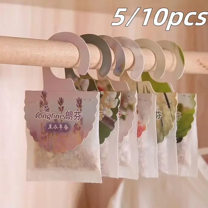 Sachets suspendus pour garde-robe
