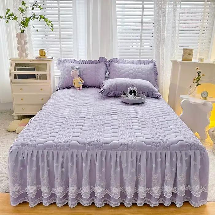 Jupe de lit matelassurera aux quatre coins avec imprimé de fleurs élastiques