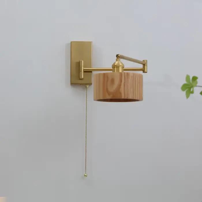 Applique murale rotative en bois avec interrupteur et prise, luminaire décoratif d'intérieur, idéal pour une chambre à coucher ou des escaliers
