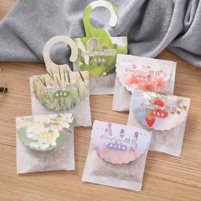 Sachets suspendus pour garde-robe