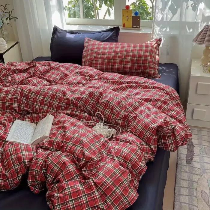 Parure de lit noire avec taies d'oreiller et drap plat à motif écossais