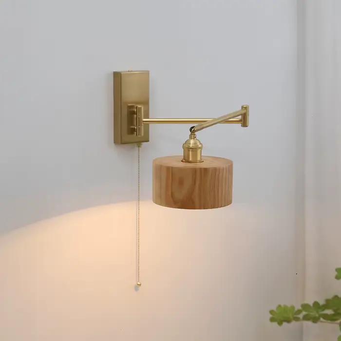 Applique murale rotative en bois avec interrupteur et prise, luminaire décoratif d'intérieur, idéal pour une chambre à coucher ou des escaliers