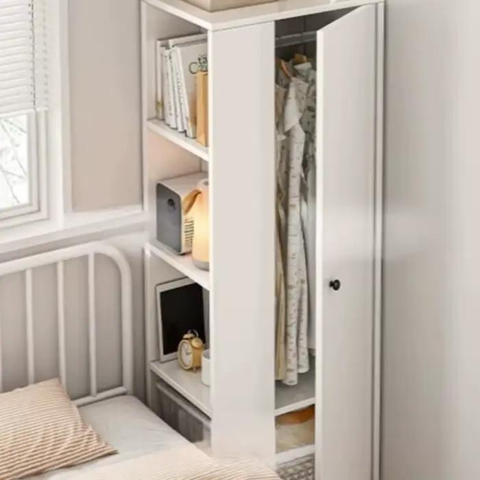 Armoire étroite de style rétro