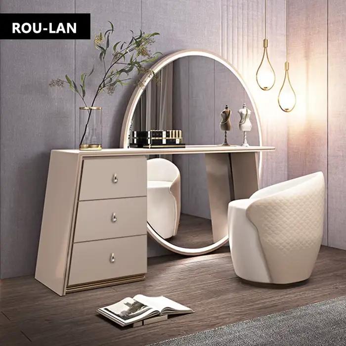 Coiffeuse italienne de luxe légère