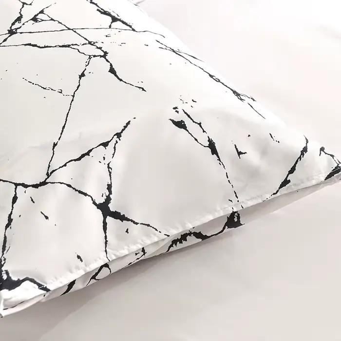 Parure de lit noire et blanche pour lit double
