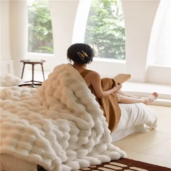 Couverture de Luxe en Fausse Fourrure de Lapin