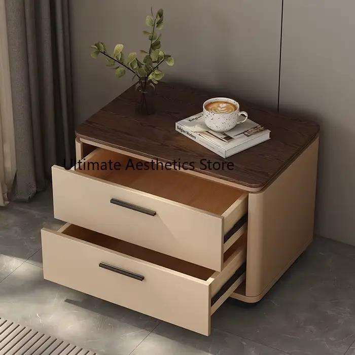 Table de chevet pratique pour chambre à coucher