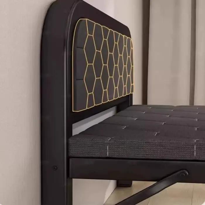 Lit pliant sur le sol, matelas abordable