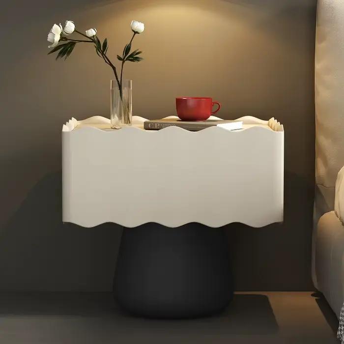 Table De chevet étroite et Simple
