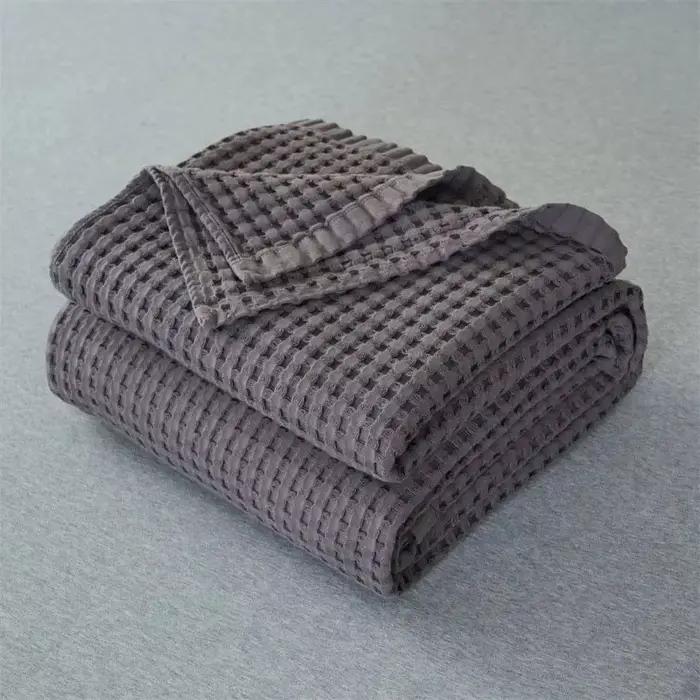 Couverture en coton gaufré à carreaux pour lit simple