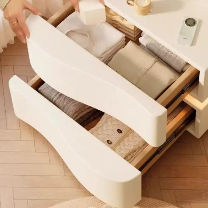 Table de chevet en bois naturel