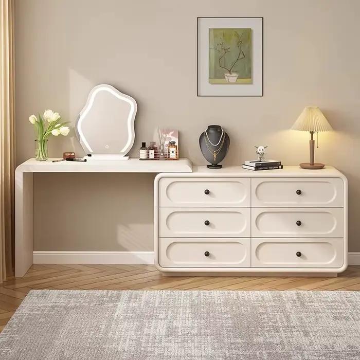 Coiffeuse d'appartement en bois