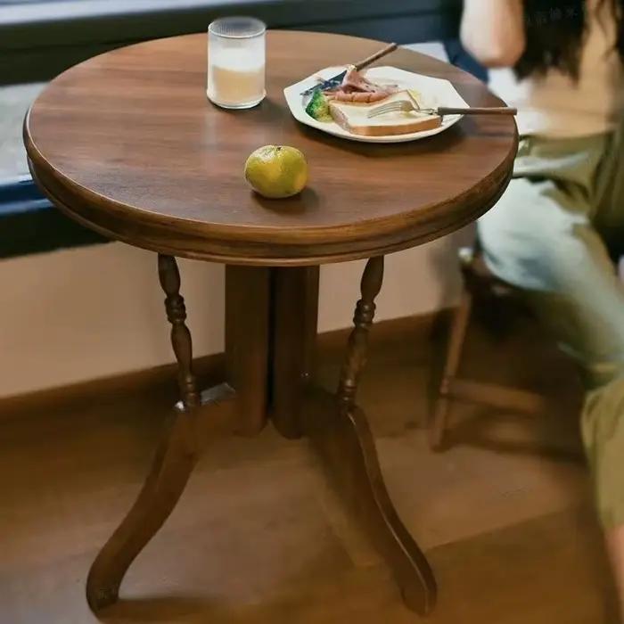 Tables basses d'art en bois sculpté rétro