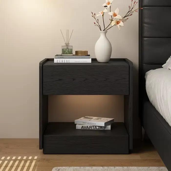 Table de chevet simple et étroite avec rangement